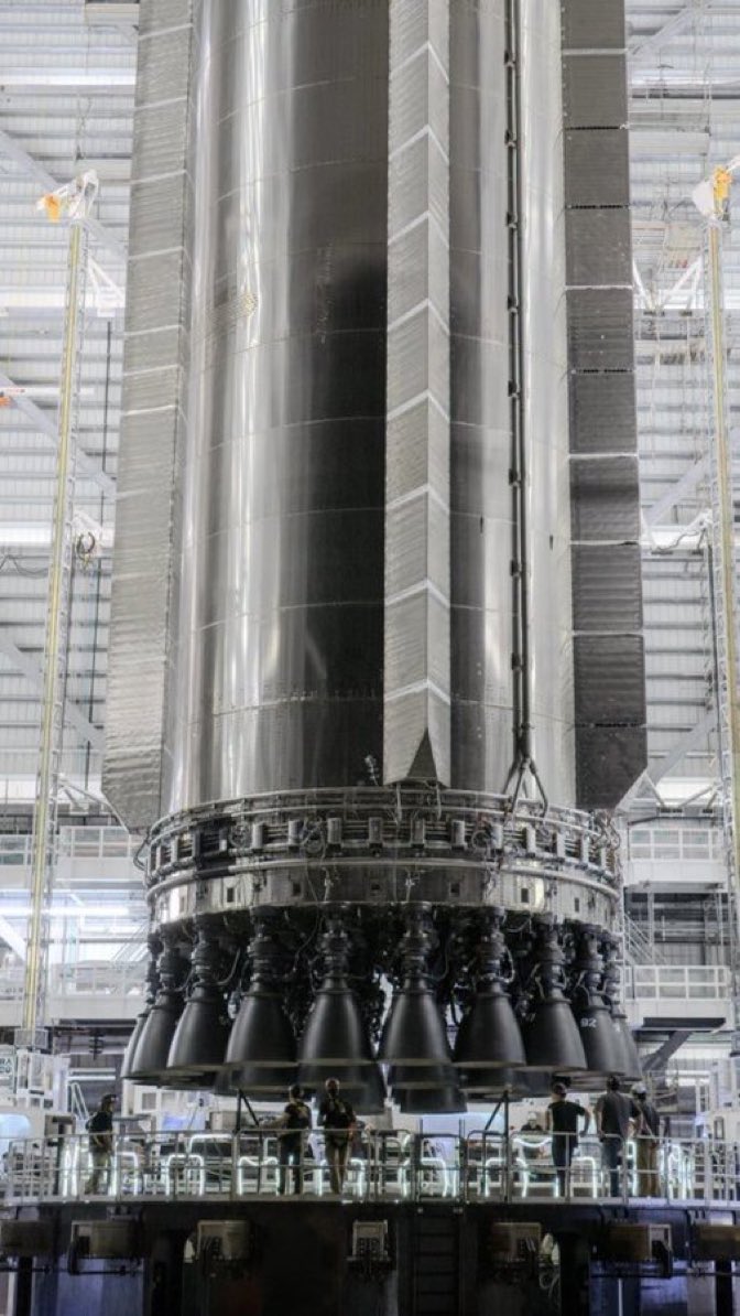 I love how the engineering works but tbh this is a big waste of metal. It’s so huge but can only carry 4 people