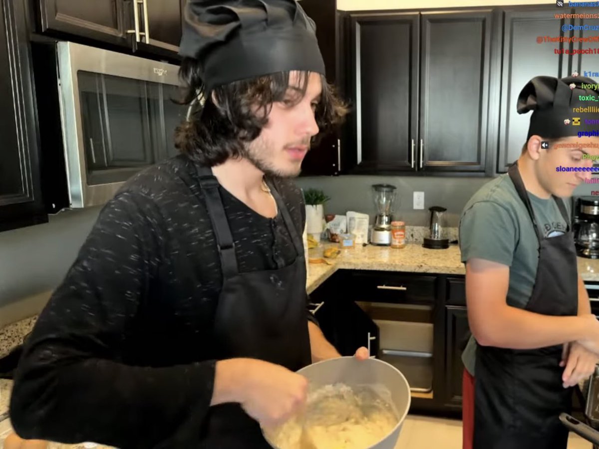 NICHE mari tweet media