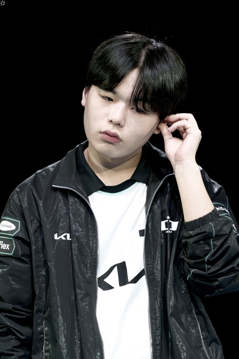 하잉 tweet media