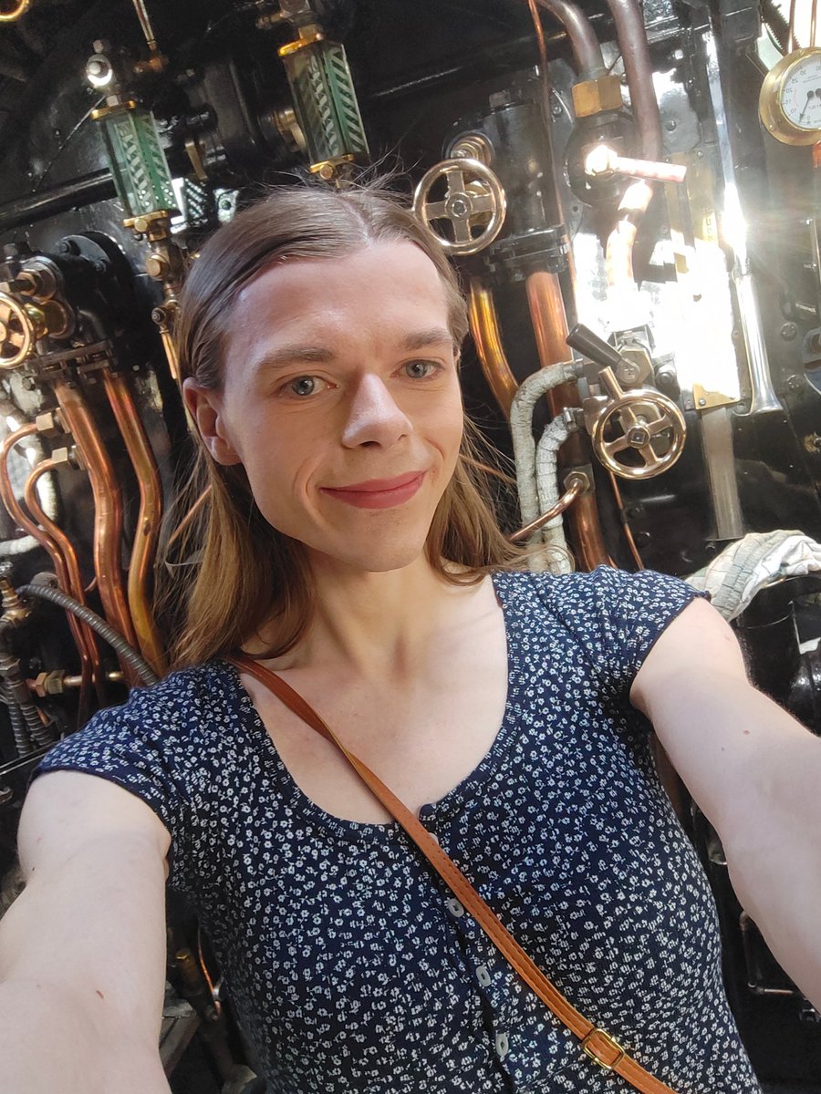 ashindac's tweet image. I had a fantastic time at the East Lancashire Railway and Bury Transport Museum last Friday! Check out my Insta for lots more photos and videos. ☺️

#steamengine #railway #heritage #trans #lgbt
