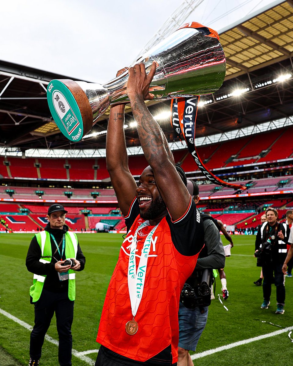 Luton Town FC tweet media