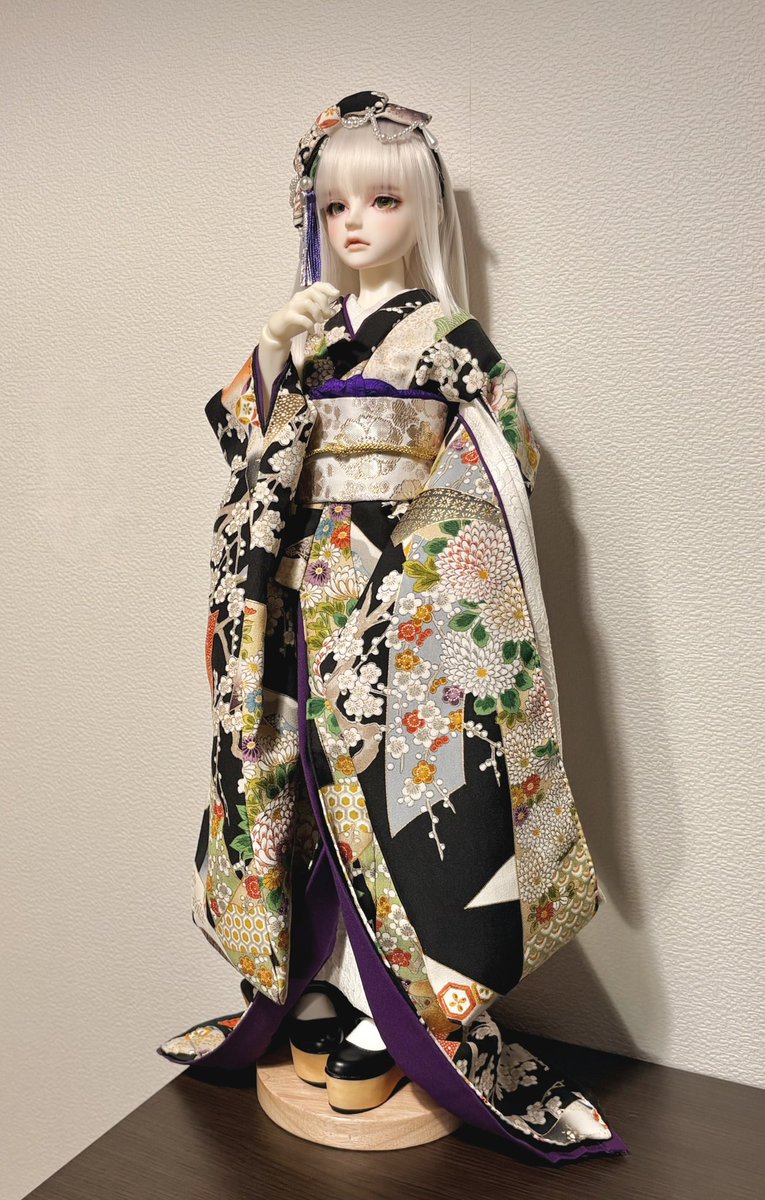 一周年記念と、今後特別に着飾ってほしい時用としてふくこさんにお仕立てしていただきました！
本当に綺麗でとっても嬉しいです…！！
草履はお迎え決定してるので待ってね…！
#fukuneko_doのお針箱