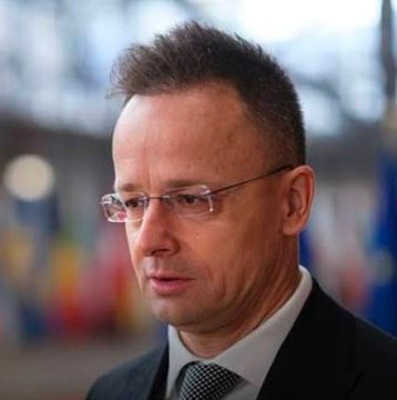 "Два министра режима Орбана исчезли с радаров.
На основе неподтвержденной информации они могут находиться в Туркменистане или Ливии"

Ну вот, начались "крысиные бега". 
Или все дороги ведут в Ростов. 
Хотя, оказывается еще и в Туркменистан.