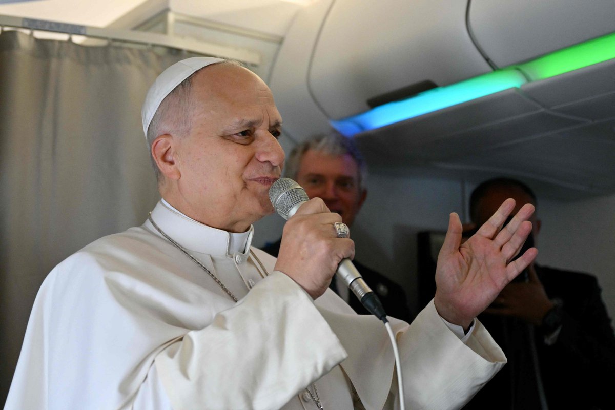 Papa Leone: "Non ho paura di Trump, non faccio un dibattito con lui" #ANSA ansa.it/sito/notizie/m…