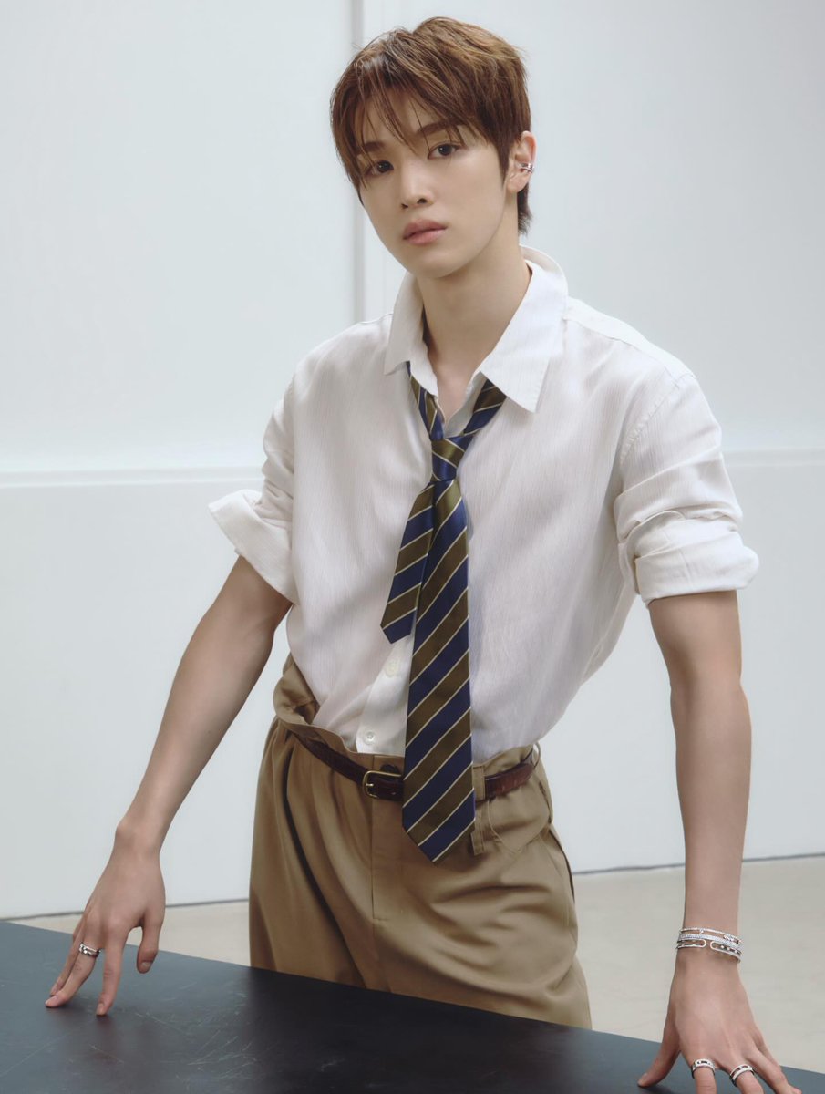 The hairstylist for #SUNGCHAN's allure magazine's feature shared HD pictures of the photoshoot on their instagram.

(©viviene_bae on Instagram)

#성찬 #ソンチャン #RIIZE #라이즈