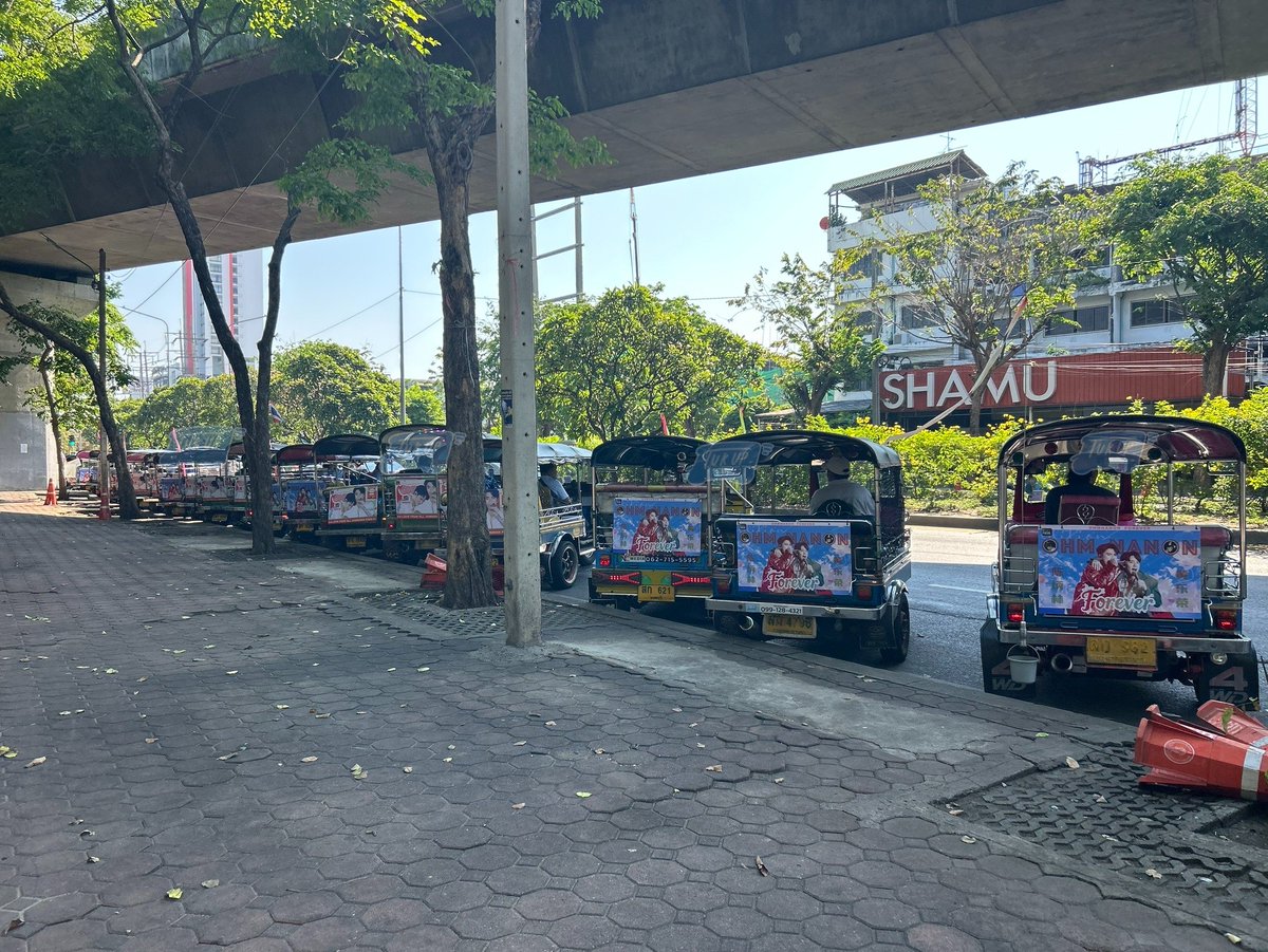 starfocusglobal's tweet photo. 🎊StarFocus Songkran Special
🏆 2026 Most Anticipated Thai Couple
🥇Ohm&Nanon
📍Tuk Tuk Support (20 cars for 15 days)
⏰4.13-4.27
❤️ Producer | STARFOCUS OFFICIAL @starfocusglobal
❤️ Co-Producer | OhmNanon_CNFC @OhmNanon_CNFC
#OhmNanon #STARFOCUS https://t.co/8gFpeyCJMx