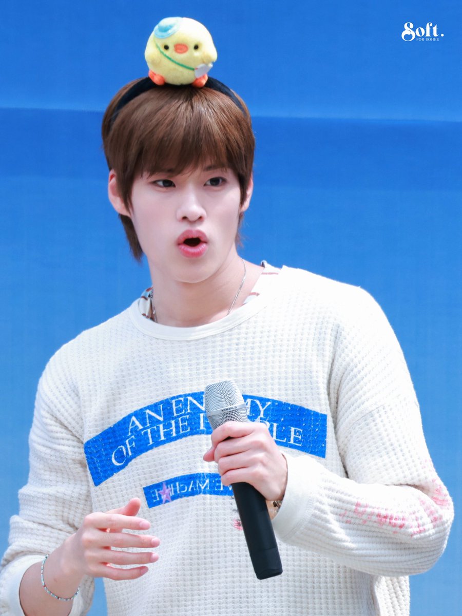 𝙎𝙤𝙛𝙩. tweet media