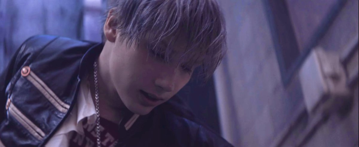 hyukalooks's tweet photo. huening kai looks insanely good 😵‍💫… https://t.co/qFDunfx5wC