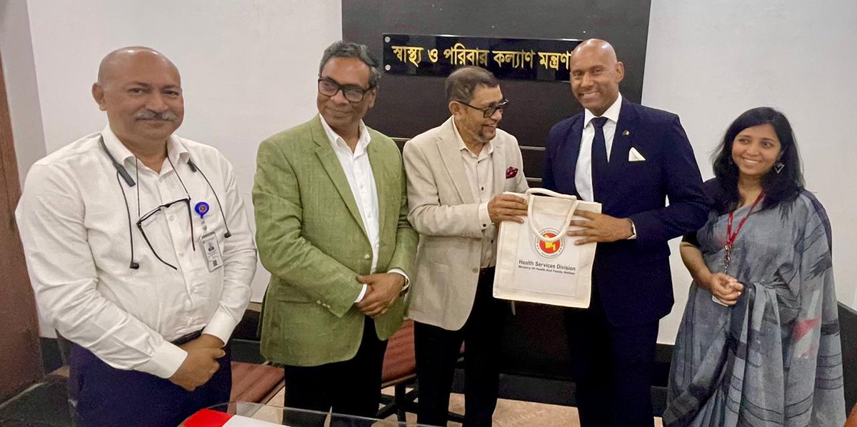 CanHCBangladesh's tweet photo. HC Ajit Singh met with 🇧🇩’s new Health Minister, Hon. Sardar Md. Sakhawat Husain, to congratulate him and discuss how 🇨🇦 can support priority areas like nursing and primary health care. https://t.co/8JYIAXkPQT