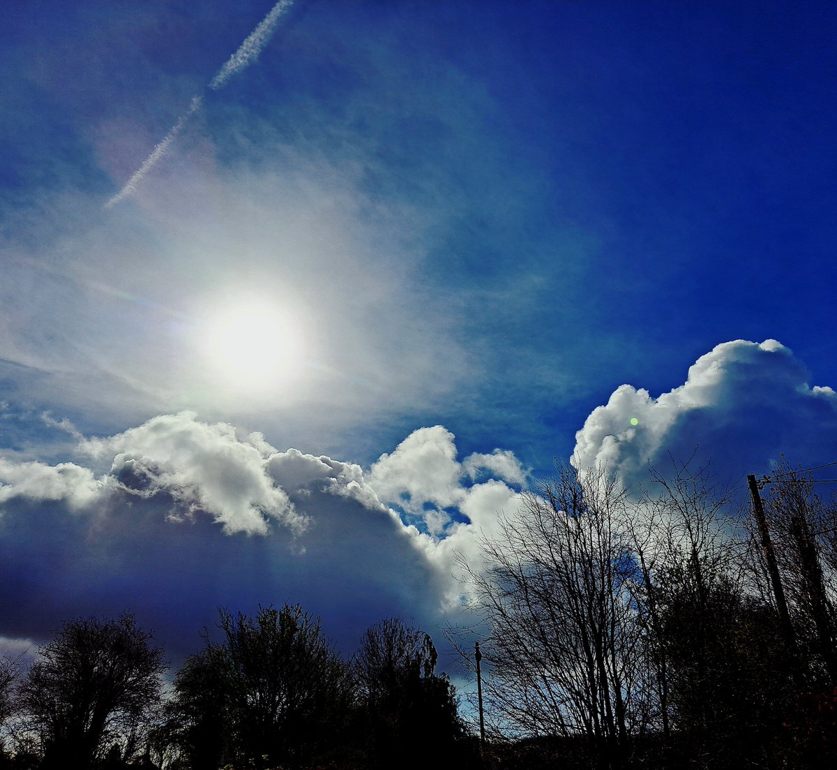 V_35_bw_'s tweet image. Practicalities, April 2026 #blue #skyscape #cloud #sky