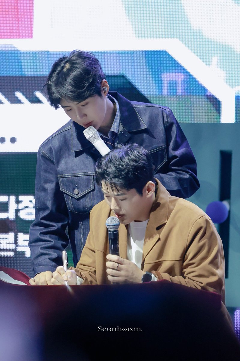 김더노 선배미 🥹💙

(실수로 삭제 후 재업,, 🙄)

#김선호 #kimseonho
