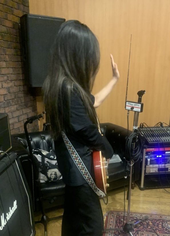 FUN_KEY_STUFF's tweet photo. 昨日は次のライブに向けてのリハ🙂
テルミンも大活躍します✌️
5/10 大阪阿波座@ビッグジャックにてお待ちしています😎
We had a rehearsal yesterday 🙂The theremin will be the spotlight at our next show on May 10th @Big Jack in Awaza, Osaka✌️ https://t.co/ygMghPUrCq