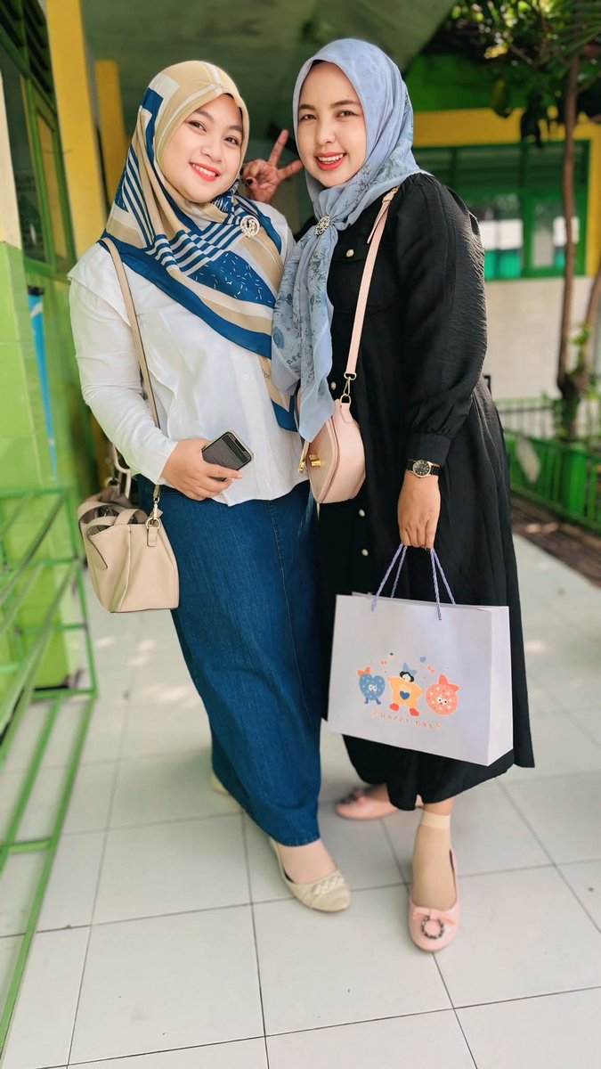 Hijab style tweet media