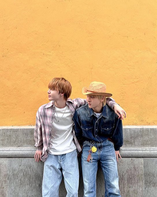 can 🪩 ORANGE RECORD tweet media