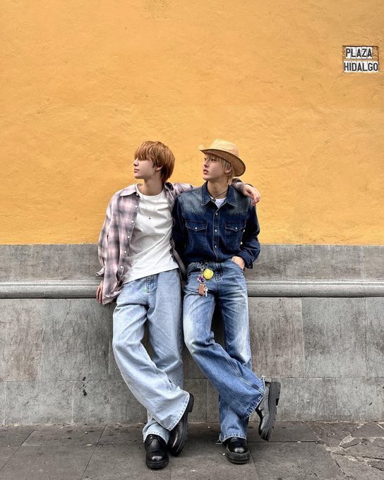 can 🪩 ORANGE RECORD tweet media