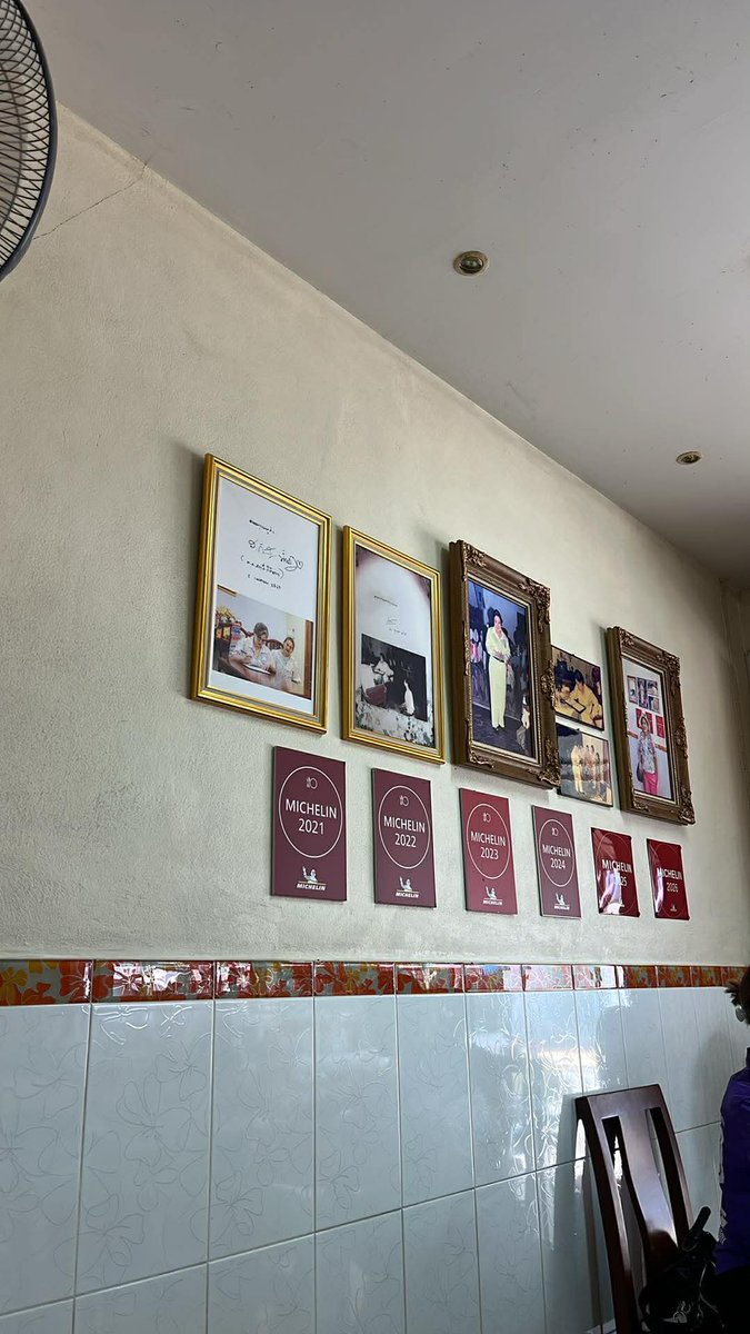 Non4twit tweet media