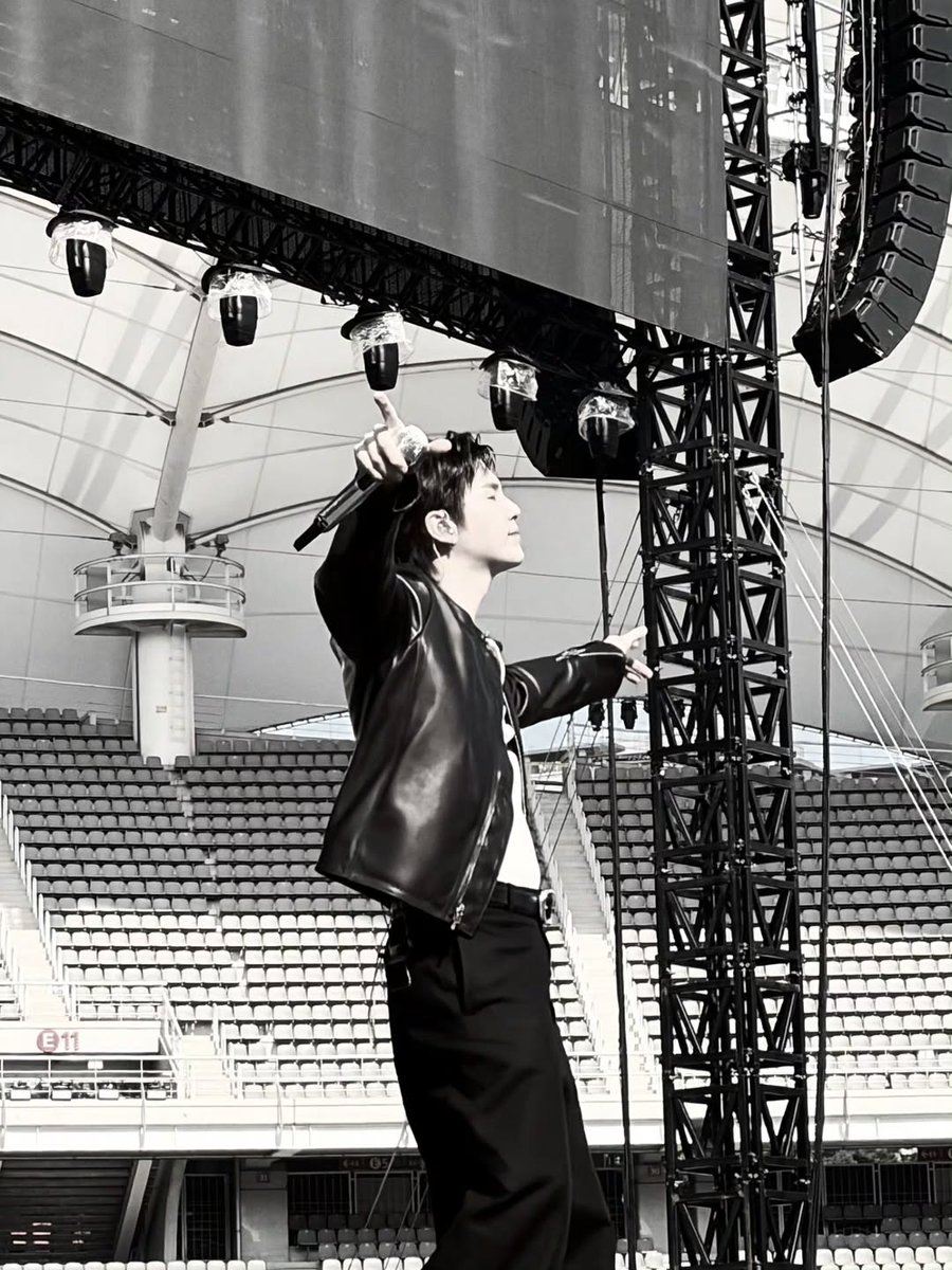 𝖺𝗀𝗎𝗌𝗍𝖽 tweet media