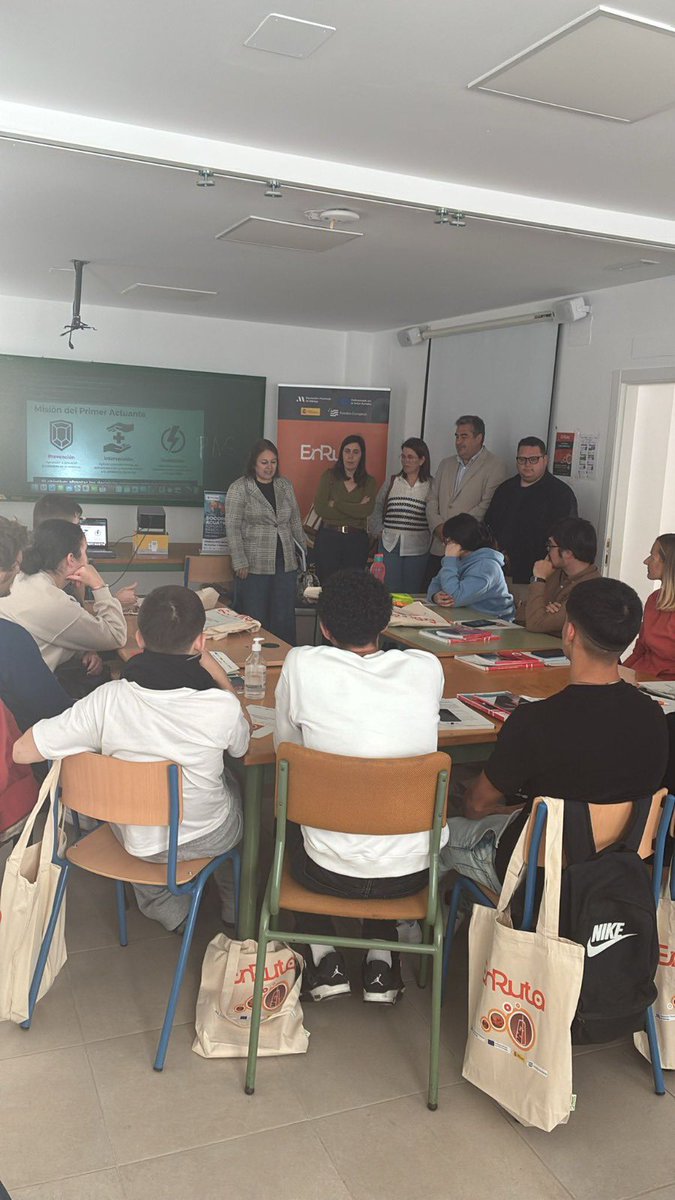 empleaMLG tweet media