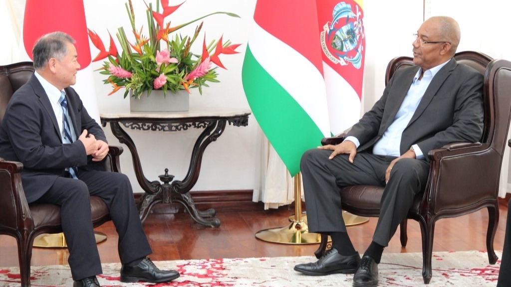 MofaJapan_en's tweet image. Special Advisor to the Prime Minister OUE visited Seychelles, Ethiopia, and Kenya and exchanged views on regional affairs and cooperation in the security field with members of each government and defence force.

mofa.go.jp/afr/af2/pageit…
#Seychelles #Ethiopia #Kenya