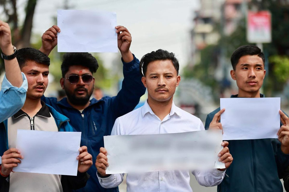 RONBupdates's tweet image. मन्त्रीपरिषदका सदस्यहरूको सार्वजनिक भएको सम्पत्तिको श्रोत खुलाउन र निष्पक्ष छानबिन गर्न सरकारमाथि दबाब सिर्जना गर्न अखिल (क्रान्तिकारी) ले माइतीघरमा विरोध प्रदर्शन गरेको छ! #News 

तस्बिर. नेपाल फोटो लाइब्रेरी