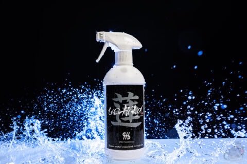WSF_DonFun's tweet photo. 冬スポ!!でお馴染みの超撥水剤「UCHIKO」が今キテます！
・水が玉になって転がる“異次元の撥水力”（接触角150°超のロータス効果）
・自衛隊採用レベルの実力派
話題沸騰中🔥バズり寸前🔥

最近は雨も多くなりこれから訪れる梅雨対策にぜひ！☔️
日常的に使用するシューズや衣類、バッグ類に傘など色々な物に使用できまた、趣味のキャンプのテント、タープやバイクジャケット、ブーツ、レインウェア、グローブや釣り関連などにも使用でき使える用途は色々です。

冬スポ!!公式オンラインで絶賛販売中！
⬇️⬇️
https://t.co/KKHCbSTbUU

#uchiko #超撥水剤 
#キャンプ #バイク #トレッキング 
#釣り #ウォーキング #ランニング