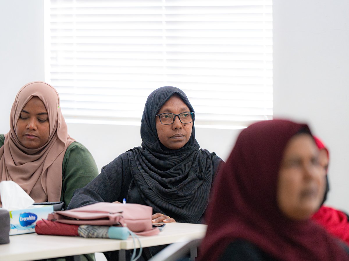 UNICEFMaldives's tweet photo. 📸Workshop on effective vaccine management for health workers from Haa Alif &amp; Haa Dhaalu atolls

By strengthening cold chain, storage &amp; vaccine handling practices, we are working to ensure that every child, on every island, has receives safe &amp; effective vaccines. https://t.co/jJzsrV5YrG