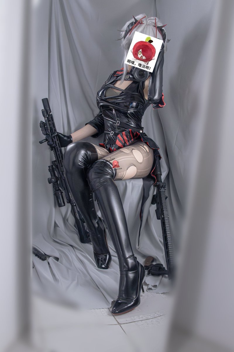 remuian111414's tweet image. 再多看一眼 晚上就等死吧🖤🖤
#明日方舟 #w #维什戴尔 #明日方舟cos #cosplay