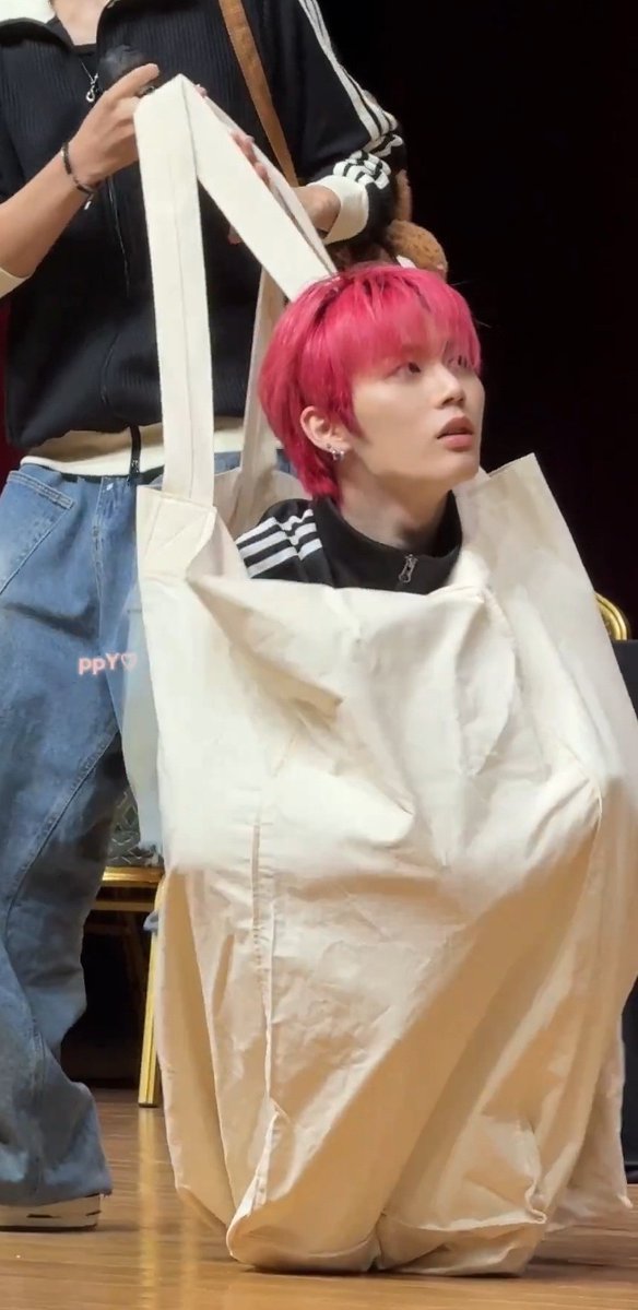 𝙝𝙚𝙠 tweet media