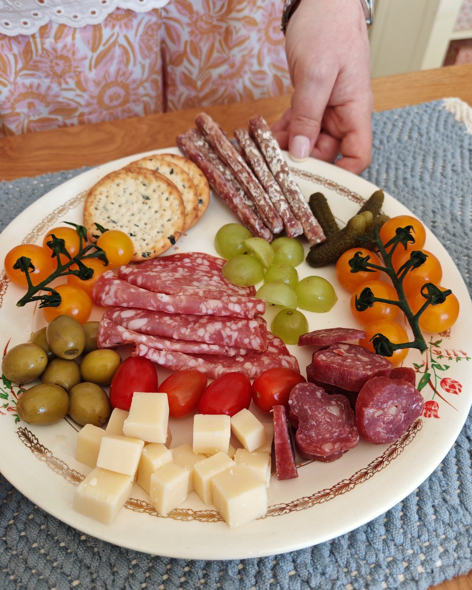 FrenchieMummy's tweet image. 🩷 WIN A CHARCUTERIE BUNDLE🩷 AD

Exclusively on Instagram with @frenchiemummy
Ends 20/04 at midnight 💙 
instagram.com/p/DXEHFyxAi2Y/

#competition #winit #freebie #ukgiveaway #winitwednesday #freebiefriday #charcuterie 
#frenchfood