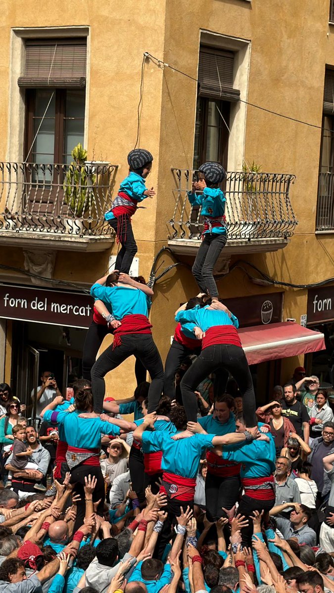 Muixeranga de Barcelona tweet media