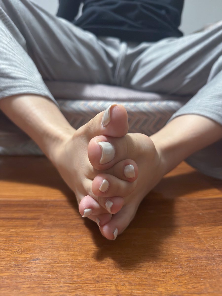 喬喬 Ciao 🐶 ｜ 上班族 ｜ 原味內褲 襪子 tweet media