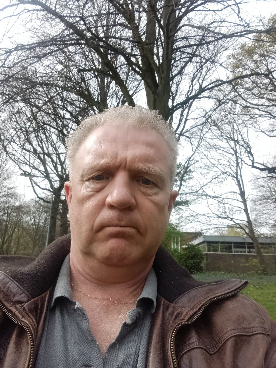 Hallo okay!!!den haag vandaag!!!alles goed!!door omstandigheden!!!alle roddel laster stalk en meer etc!!!zou ik wat verkeerds gezegt geschreven of gedaan hebben!!!excuses!!!daaaaaag!!!goed leven aan vrienden!!!nah!!!