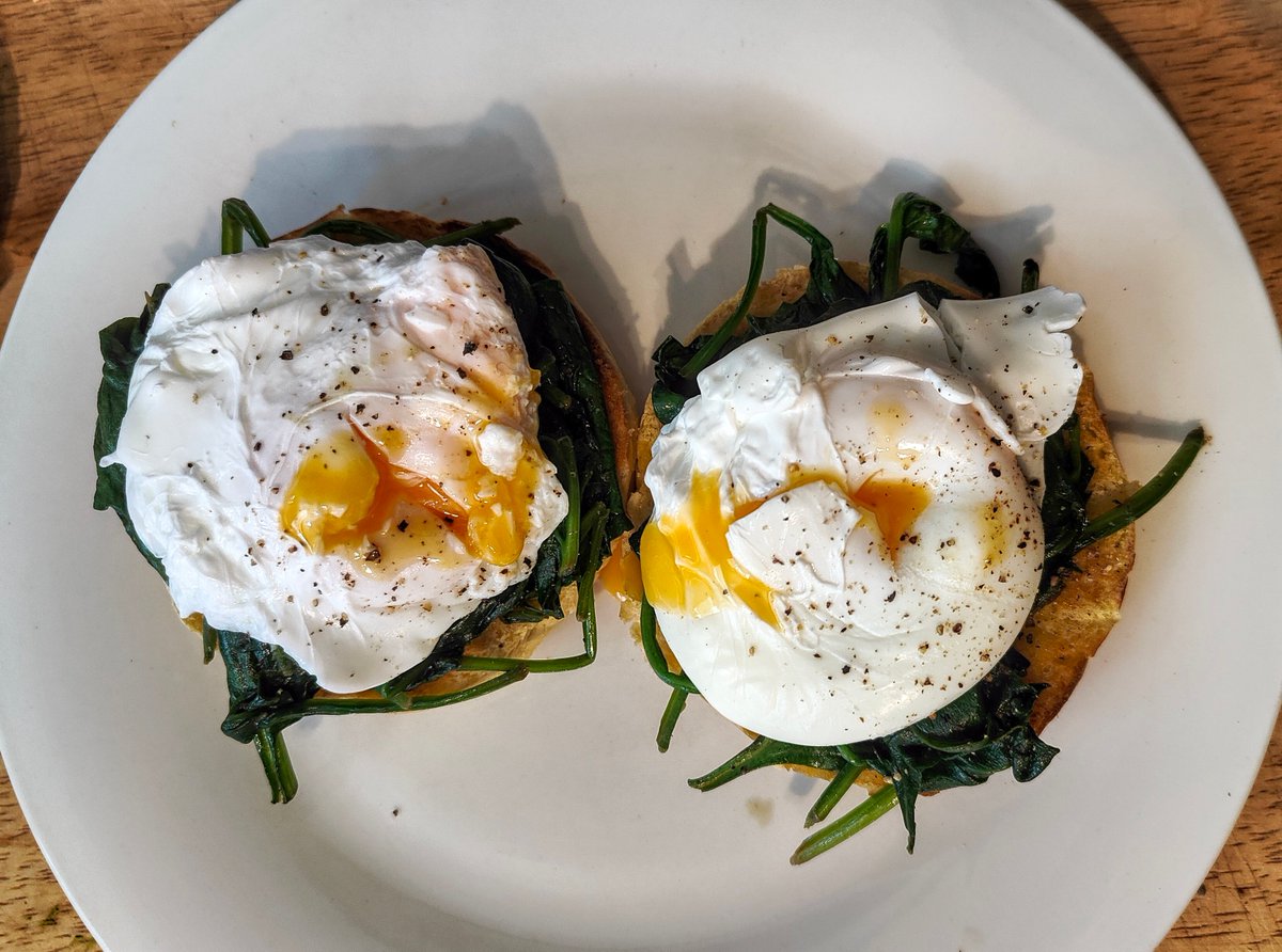 Always_Boots's tweet image. A nice favourite and light brekkie before work and use up some brioche buns in the process. 😋

#BreakfastClub of #Treeclub