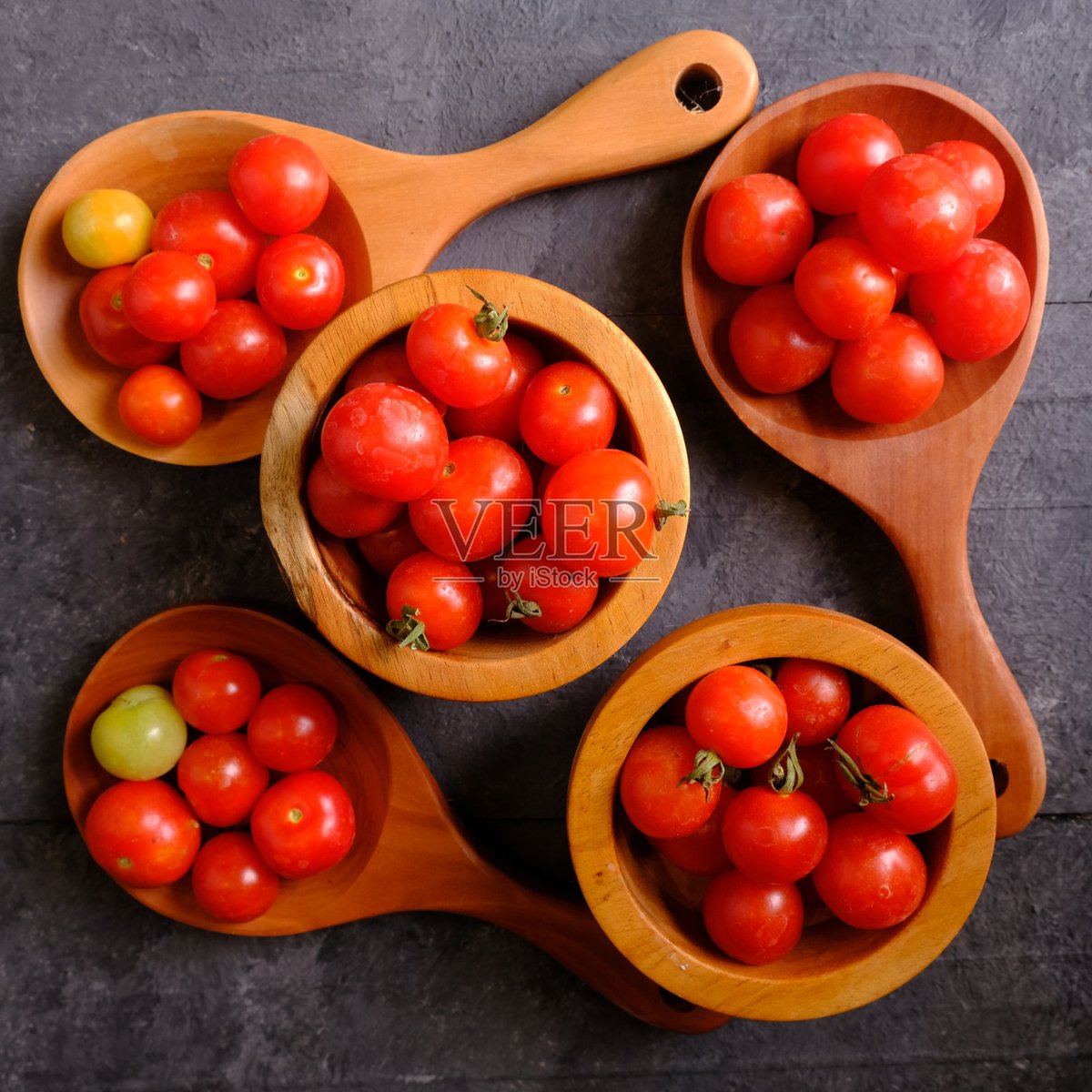 regina free tweet media