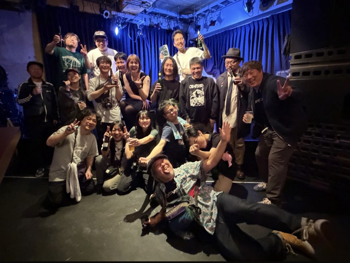 nerunerucuteu's tweet photo. bedgravityﾚｺ発ありがとうございました♥イベントの空気も物理的な気温もあたたかくて幸せだった
さくらちゃんは数少ない同い年でうれしいんだ https://t.co/xtsG4Fly9i