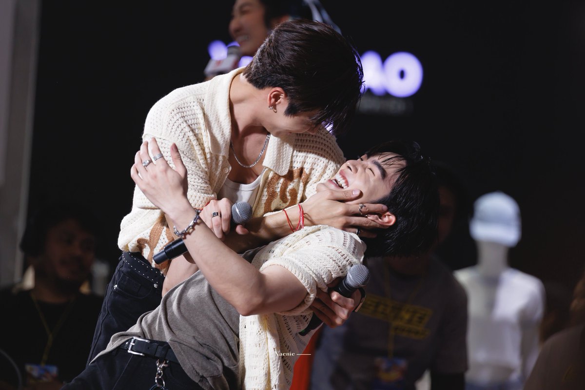 Naenie_N2 tweet media