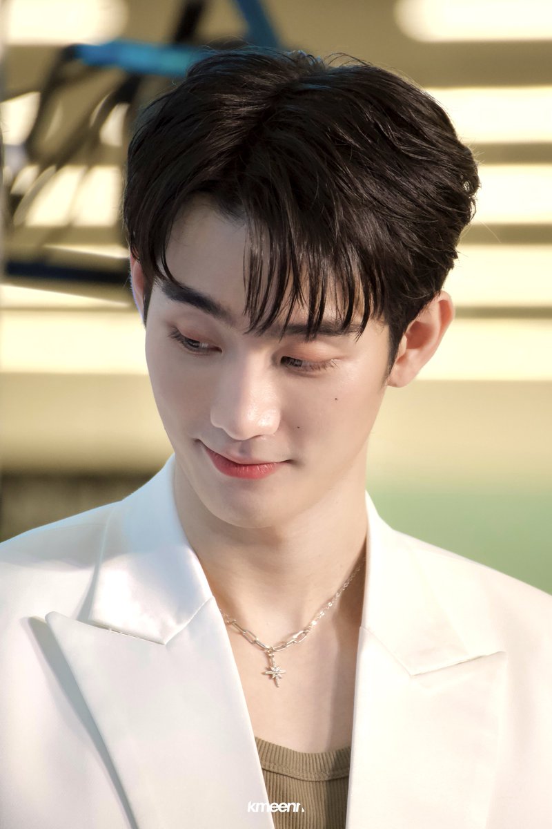 kmeenn_'s tweet image. — 💚🤍✨

#fforce_ #FOLARIS
#kmeenories