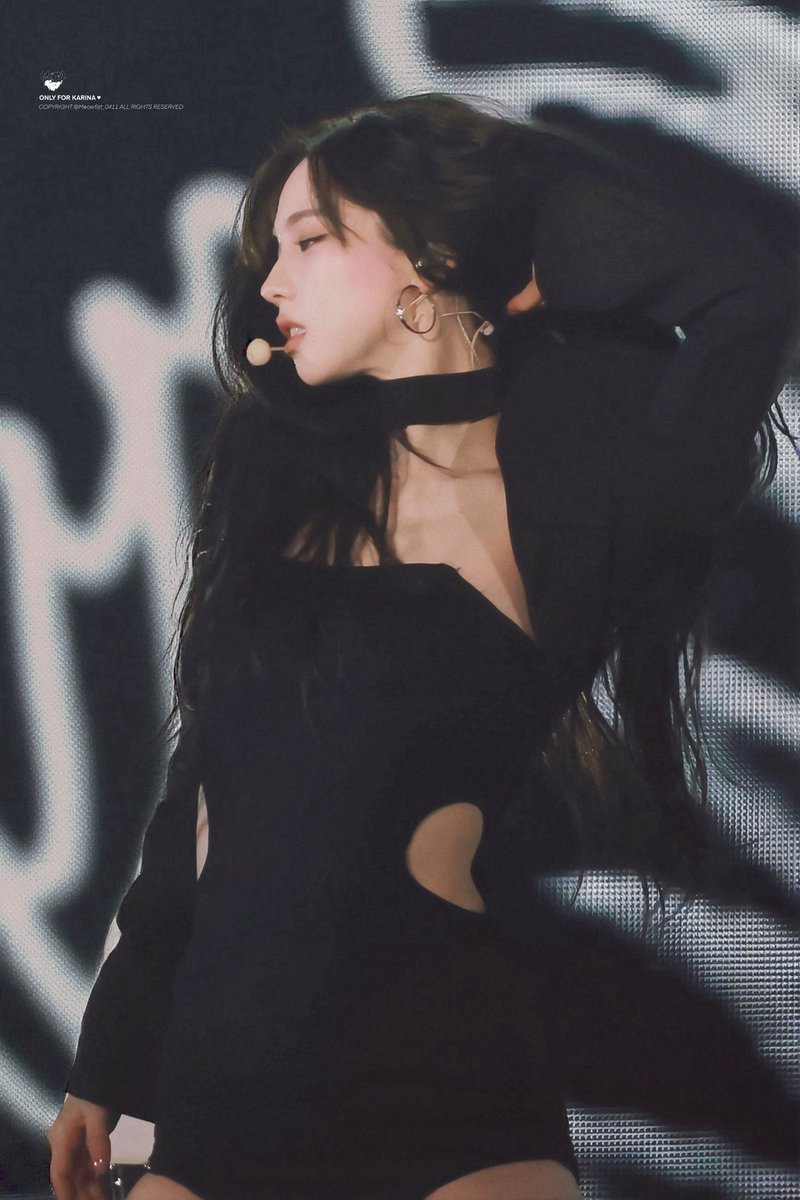 meisttokki's tweet photo. KARINA I AM LOSING MY MIND 🥵 WHAT THE HELL IS SHE DOING TO US https://t.co/NxoHbj7HYg
