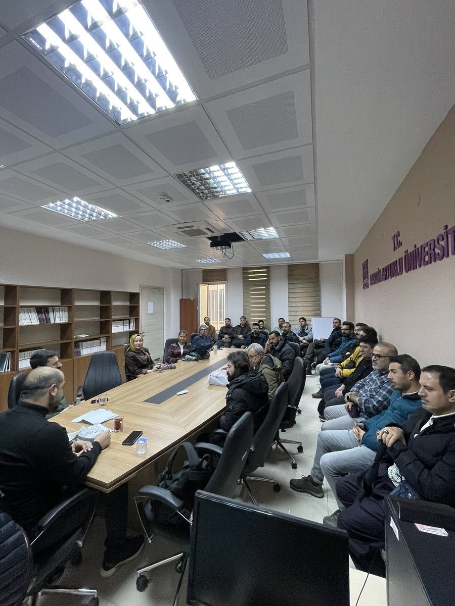 Türkiye'de Yaşayan Diller Enstitüsü (MAÜ) tweet media