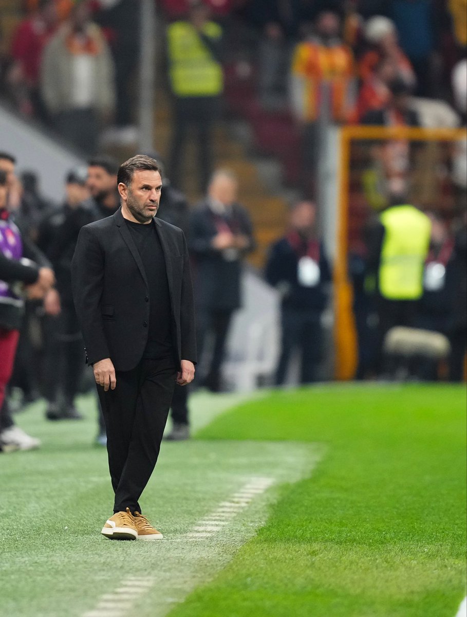 MYibrahimtr's tweet photo. 4 gün önce Göztepe  maçında Okan Buruk imzası 
Dün #GSvKS maçında #okanburuki̇stifa sı. 
@GalatasaraySK taraftarında ne garip bir  çelişki. https://t.co/bJma8R3qYV