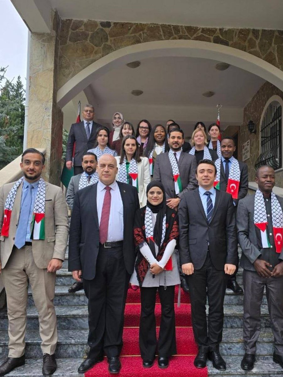 palembassytr's tweet photo. سعادة السفير د نصري أبو جيش يلقي محاضرة حول مراحل التوسع الاستيطاني الاسرائيلي والسيطره على فلسطين
https://t.co/i8c0VnZ3qu https://t.co/hyQXwoIzle