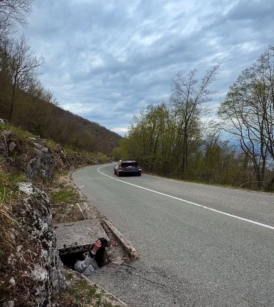 WRCPAST's tweet image. 🇭🇷 2026 Croatia Rally 

The Darwin Award for the 2026 Croatia Rally goes to this gentleman. 

Safe or not? 🫣

📷 Shared by Chopito Rally 👏🏻

#wrc #croatia #cars