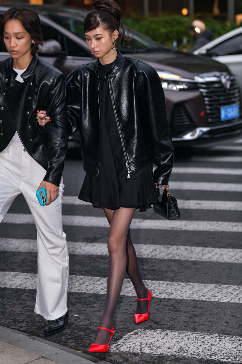 久久街拍 tweet media