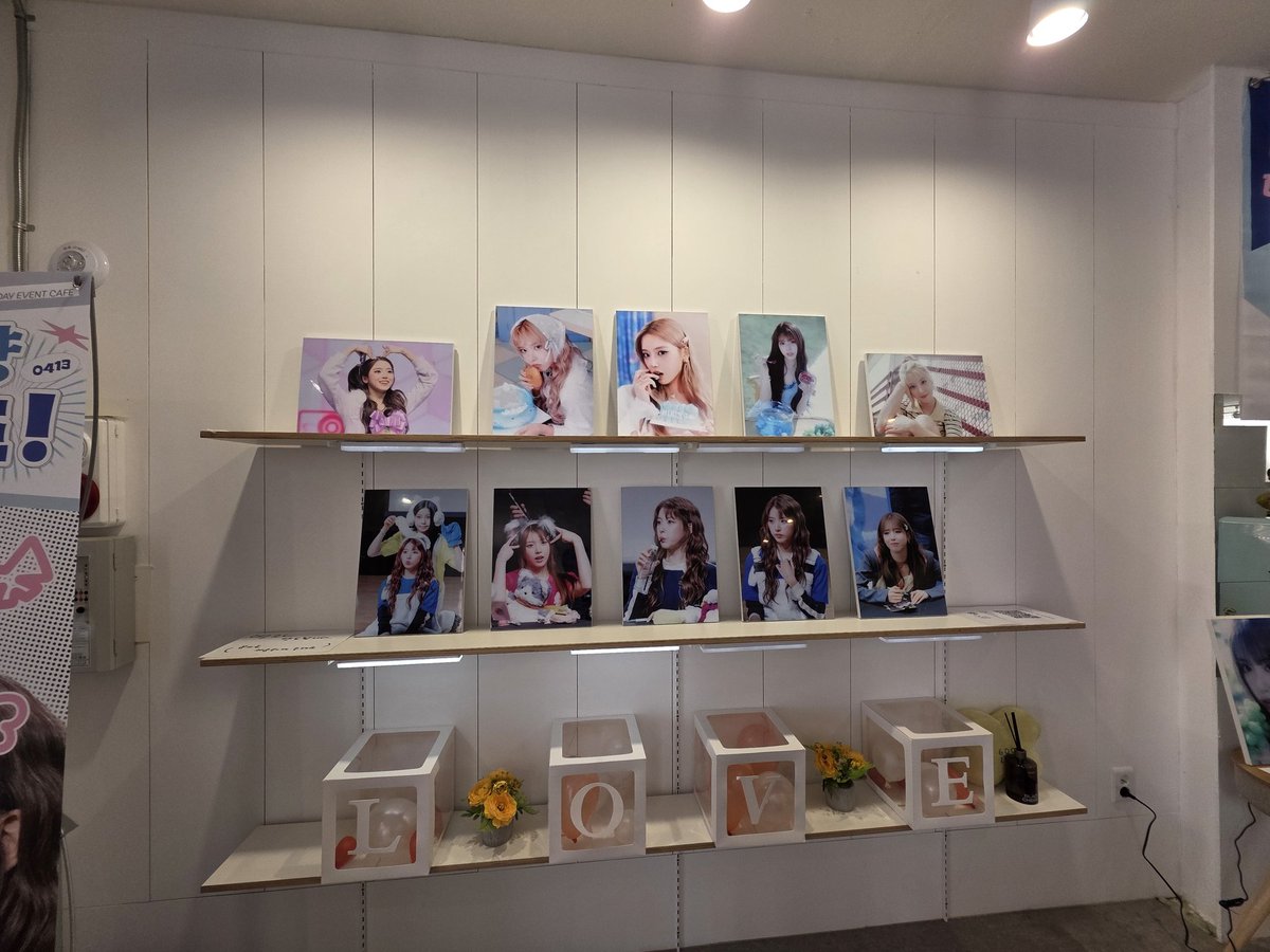zxc01200's tweet photo. #전방향_미소녀_쮸
#엔믹스지우 #NMIXX지우 
#어디서_봐도_예쁜_전방향미소녀_쮸
지우생카 돌고 집에와서 쓴 생카투어 2번째
클로버 카페에서 예쁜특전과 예쁜 공간을 꾸며주신 @JJYU371363 감사합니다  힐링받고갑니다
특전이 너무 많아 놀랐습니다!! https://t.co/M5KQW0rl8Z