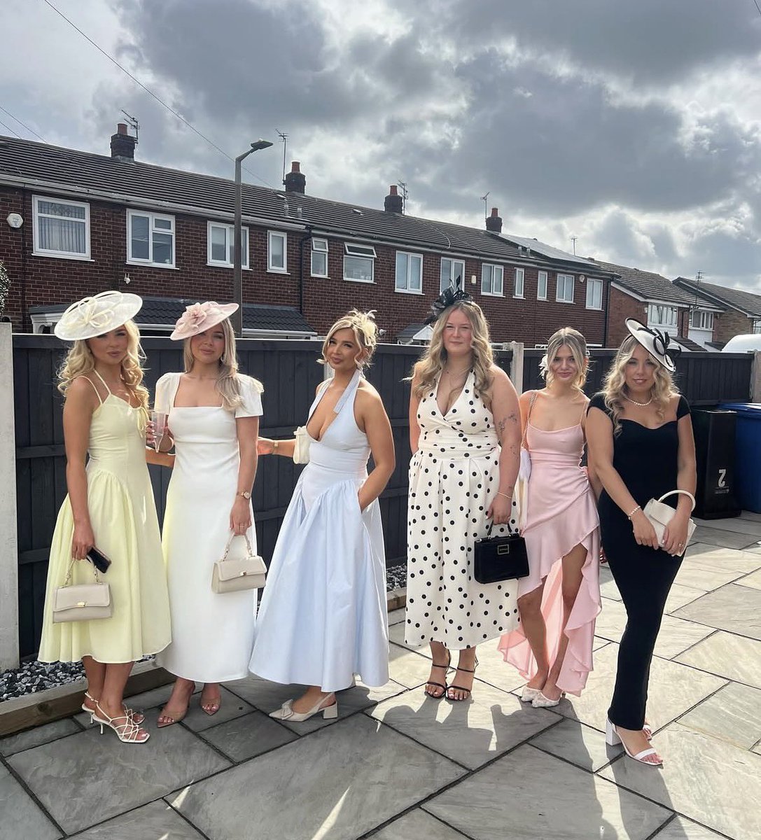 Cabin Cuties tweet media