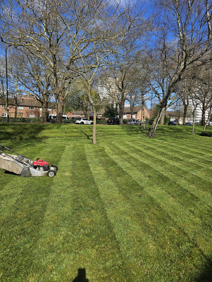 AirwavesFM1's tweet image. Proud of our Airwaves Grounds Maintenance team keeping this stunning green space looking immaculate for one of our key clients!

We are taking on more sites , nationwide! 

☎️ 0330 118 00 65 
📧 info@airwavesfm.co.uk 

#GroundsMaintenance #Landscaping #FacilitiesManagement