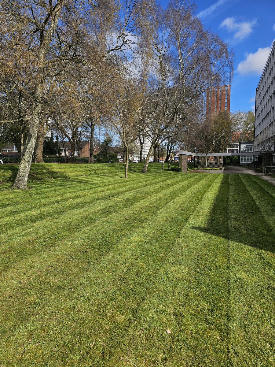 AirwavesFM1's tweet image. Proud of our Airwaves Grounds Maintenance team keeping this stunning green space looking immaculate for one of our key clients!

We are taking on more sites , nationwide! 

☎️ 0330 118 00 65 
📧 info@airwavesfm.co.uk 

#GroundsMaintenance #Landscaping #FacilitiesManagement