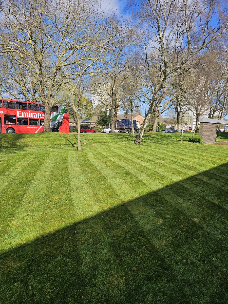 AirwavesFM1's tweet image. Proud of our Airwaves Grounds Maintenance team keeping this stunning green space looking immaculate for one of our key clients!

We are taking on more sites , nationwide! 

☎️ 0330 118 00 65 
📧 info@airwavesfm.co.uk 

#GroundsMaintenance #Landscaping #FacilitiesManagement