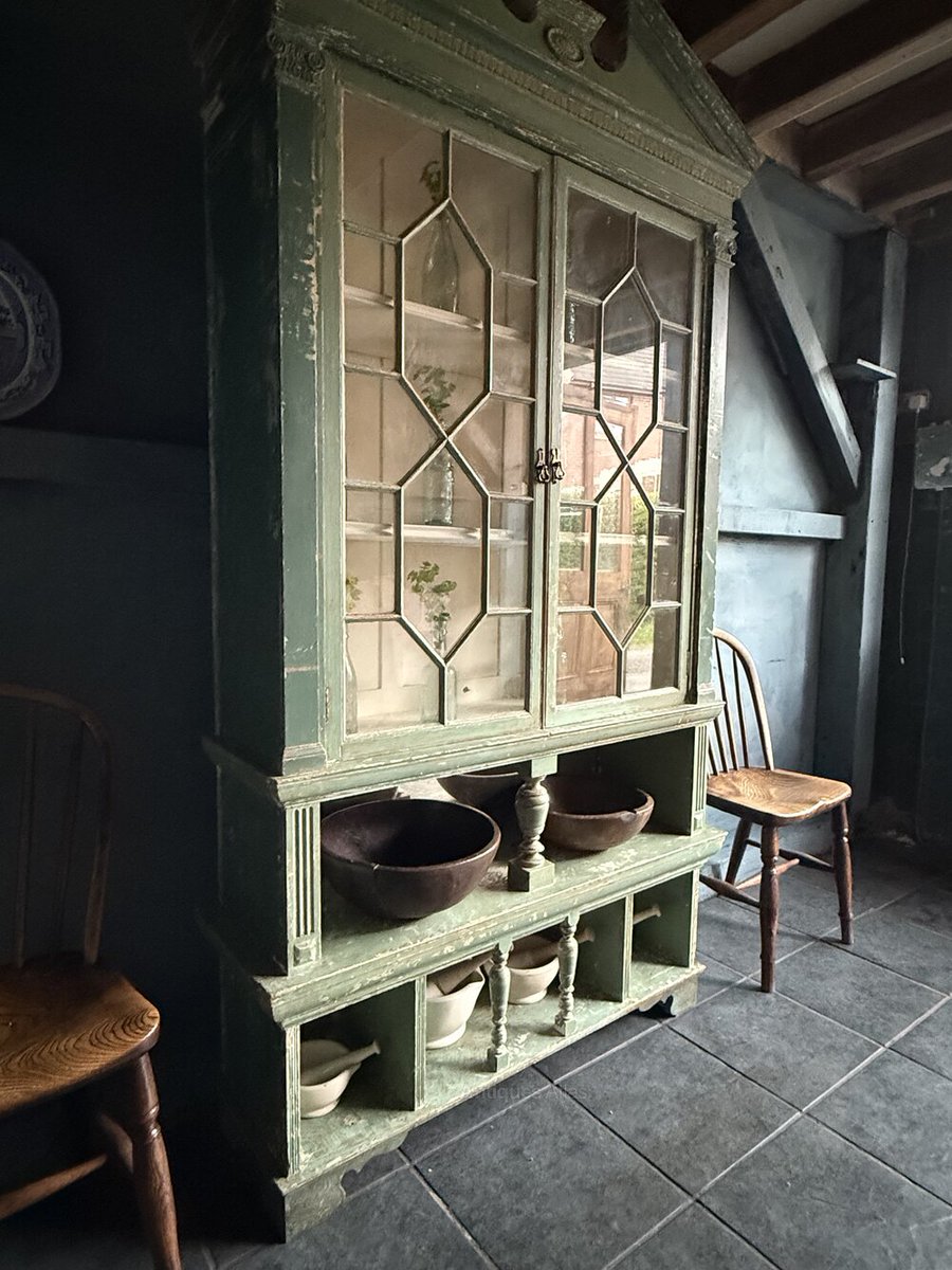antiques_atlas's tweet image. For SALE on Antiques Atlas we have this
19thc Pine Estate Cupboard In Original Paint antiques-atlas.com/antique/19_th_…  
Listed by  ✨Folke Furniture ✨  #Antiques #antique #antiquefurniture #antiquepaintedfurniture #paintedfurniture #antiquepaintedfurniture #shabbychicfurniture