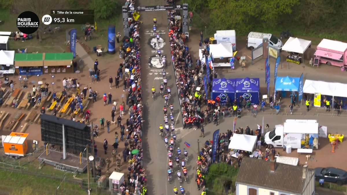 LucGrefte's tweet image. Brennan delivered an unreal lead-out for Wout at the most critical point of the race, over a kilometer on the front without being passed